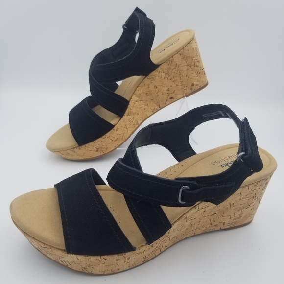 NWOT 9.5W Wide Clarks Rose Way Crisscross Platform Wedge Sandals, Black Suede - Picture 5 of 16